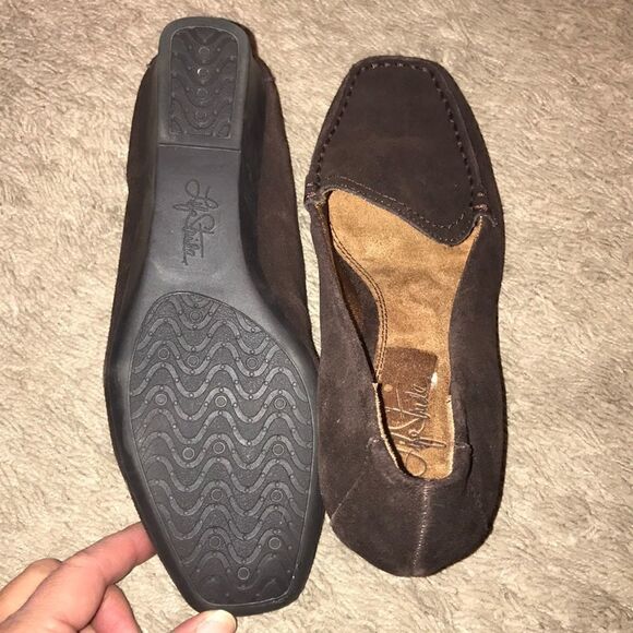 (5/$25) Life Stride brown Suede Gabriel Wedge - Picture 4 of 5